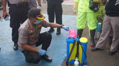 BUAT CAIRAN DESINFEKTAN