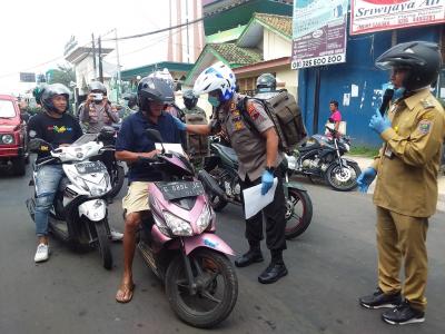 SOSIALISASI SOCIAL DISTANCING