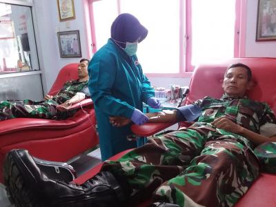 TNI BANTU PMI TAMBAH DARAH