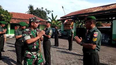 kodim-0736-batang-gelar-upacara-kenaikan-pangkat-sangat-sederhana