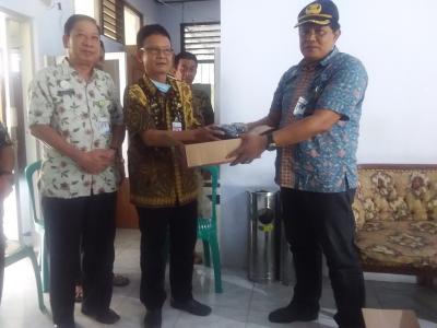 disnaker-batang-kirimkan-masker-gratis-bagi-petugas-kebersihan