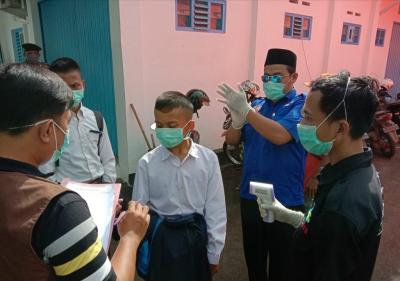 CEK KESEHATAN SANTRI