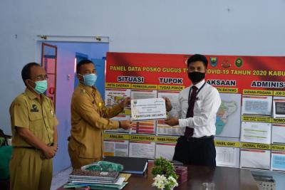 bupati-batang-terima-apd-dari-bank-jateng-cabang-batang