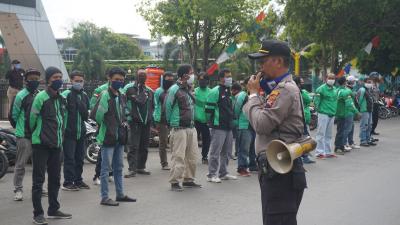 negara-dan-pemerintah-hadir-di-tengah-wabah-covid-19