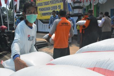 berikan-bantuan-beras