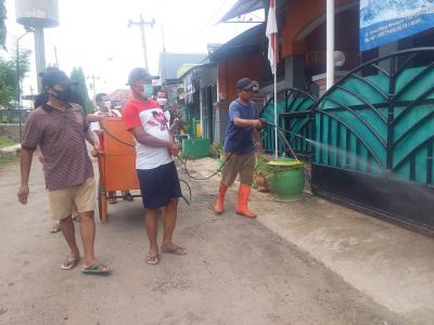 PENYEMPROTAN CAIRAN DISINFEKTAN SECARA MANDIRI