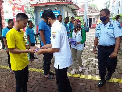 TKM Bagikan Ratusan Masker ke Rutan Batang