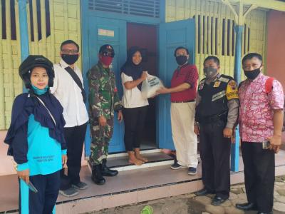 persatuan-pengusaha-bersama-forkopimcam-batang-bagikan-sembako