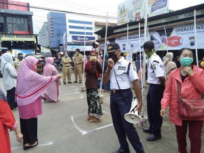 SAMPAIKAN IMBAUAN JAGA JARAK AMAN