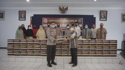 alumni-akpol-1999-bagikan-ribuan-paket-sembako-di-jawa-tengah