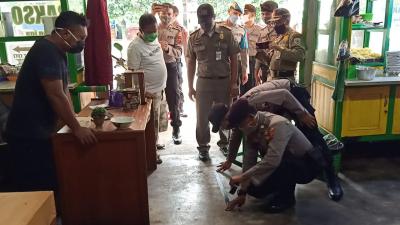 PASANG TANDA JARAK AMAN