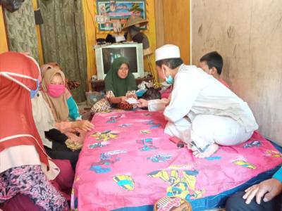 Yayasan Ar-Roudloh Santuni Santri Korban Petasan