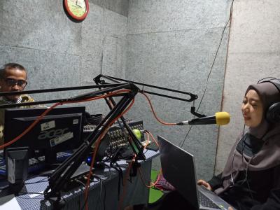 BERLATIH REKAMAN MEMBACA BERITA