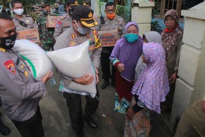 berikan-bantuan-korban-musibah-kebakaran