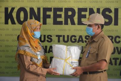 serahkan-apd-hasil-pelatihan-recofusing