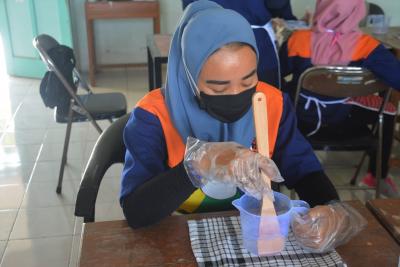 MENGADUK CAIRAN HAND SANITIZER