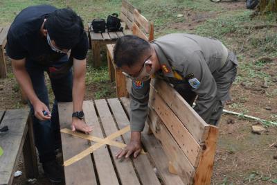 PASANG TANDA UNTUK JAGA JARAK