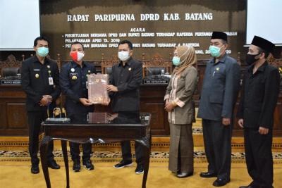 DPRD dan Bupati Batang Setujui 4 Raperda Saat Rapat Paripurna