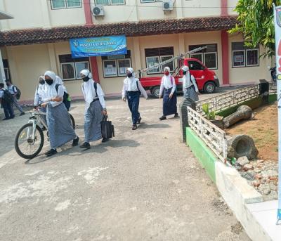 jam-pulang-sekolah-berjarak