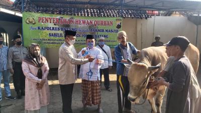 Berkurban Bentuk Kepedulian dengan Sesama