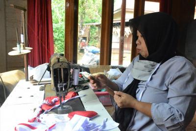 PASANG BENANG MERAH PUTIH