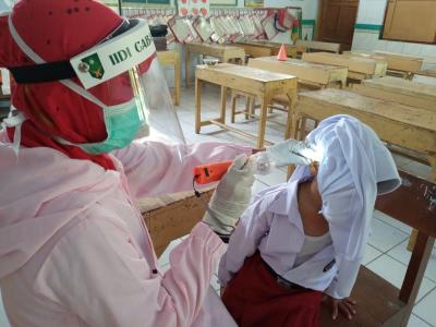 PEMERIKSAAN KEBERSIHAN TELINGA 