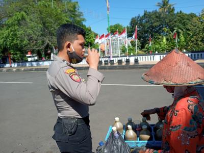 MINUM JAMU SEBELUM BERTUGAS
