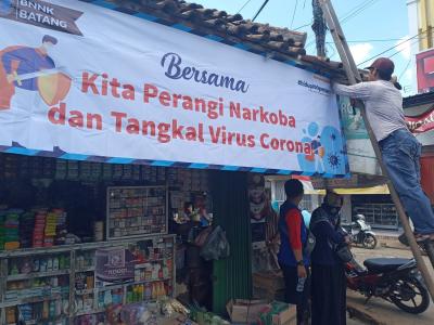 pasang-spanduk-di-titik-strategis