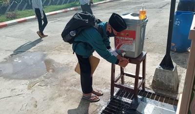 CUCI TANGAN SEBELUM MASUK RUANGAN