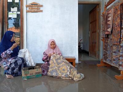 BATIK KLOWONGAN yang SYARAT MAKNA