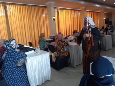 Kemenparekraf Lakukan Sertifikasi Kompetensi Pelaku Usaha Batik Batang