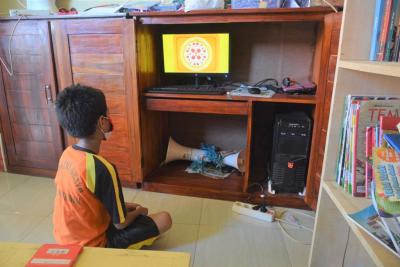 lihat-video-pembelajaran-melalui-komputer