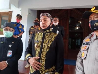 Bupati Batang, Berjanji Sampaikan Aspirasi Pekerja ke Pusat