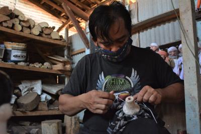 IKAT TALI DIBAGIAN BADAN WAYANG