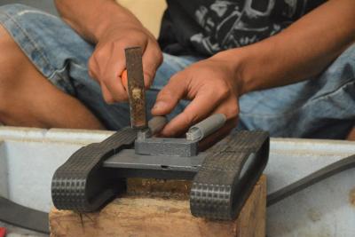 PAKU SUNTIKAN UNTUK PENGGERAK BADAN