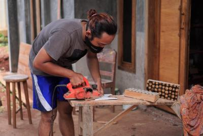 SERUT MOTIF TAS KAYU 