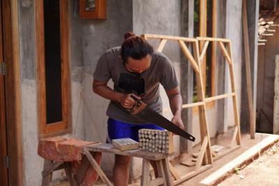 POTONG TENGAH TAS KAYU 