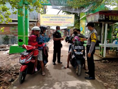 Pantai Celong Tak Luput Dari Patroli Prokes Polsek Limpung