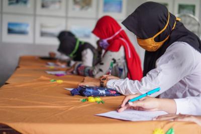 pencari-kerja-laksanakan-test