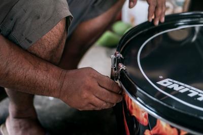 PASANG PENGUAT HEAD PERKUSI