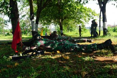 Asah Kemampuan Prajurit dengan Latihan Menembak