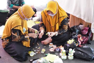 GUNTING BOTOL PLASTIK