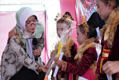 berikan-buku-baca-anak