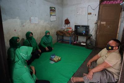 Anjangsana Persit KCK Cabang XXIV, Santuni Anggota dan Keluarga TNI yang Sakit