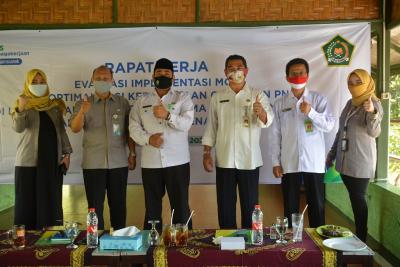 BPJAMSOSTEK -Kemenag Batang Lanjutkan MoU, Pekerja Honorer dan Guru Madrasah Wajib Mendapatkan Perli