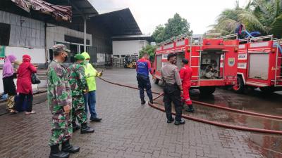 Gudang Pabrik Teh Dandang Batang Ludes Terbakar