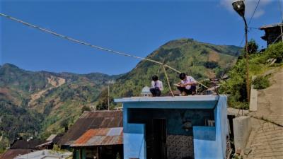 belajar-daring-di-atap-rumah