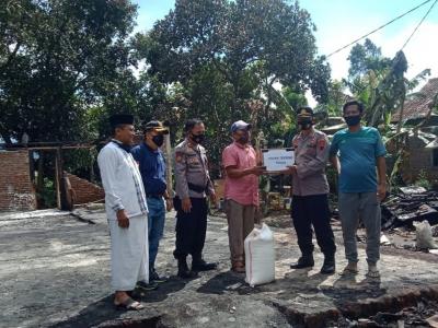 Kepedulian Polsek Tersono Kepada Korban Kebakaran Rumah