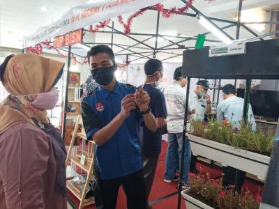 POT BUNGA SIRAM OTOMATIS