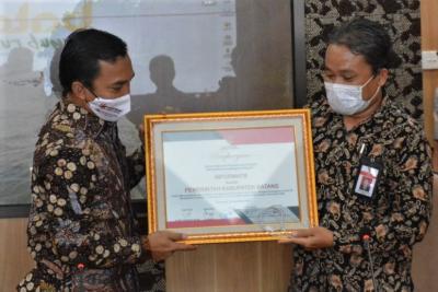 PENYERAHAN PIAGAM PENGHARGAAN KIP AWARD